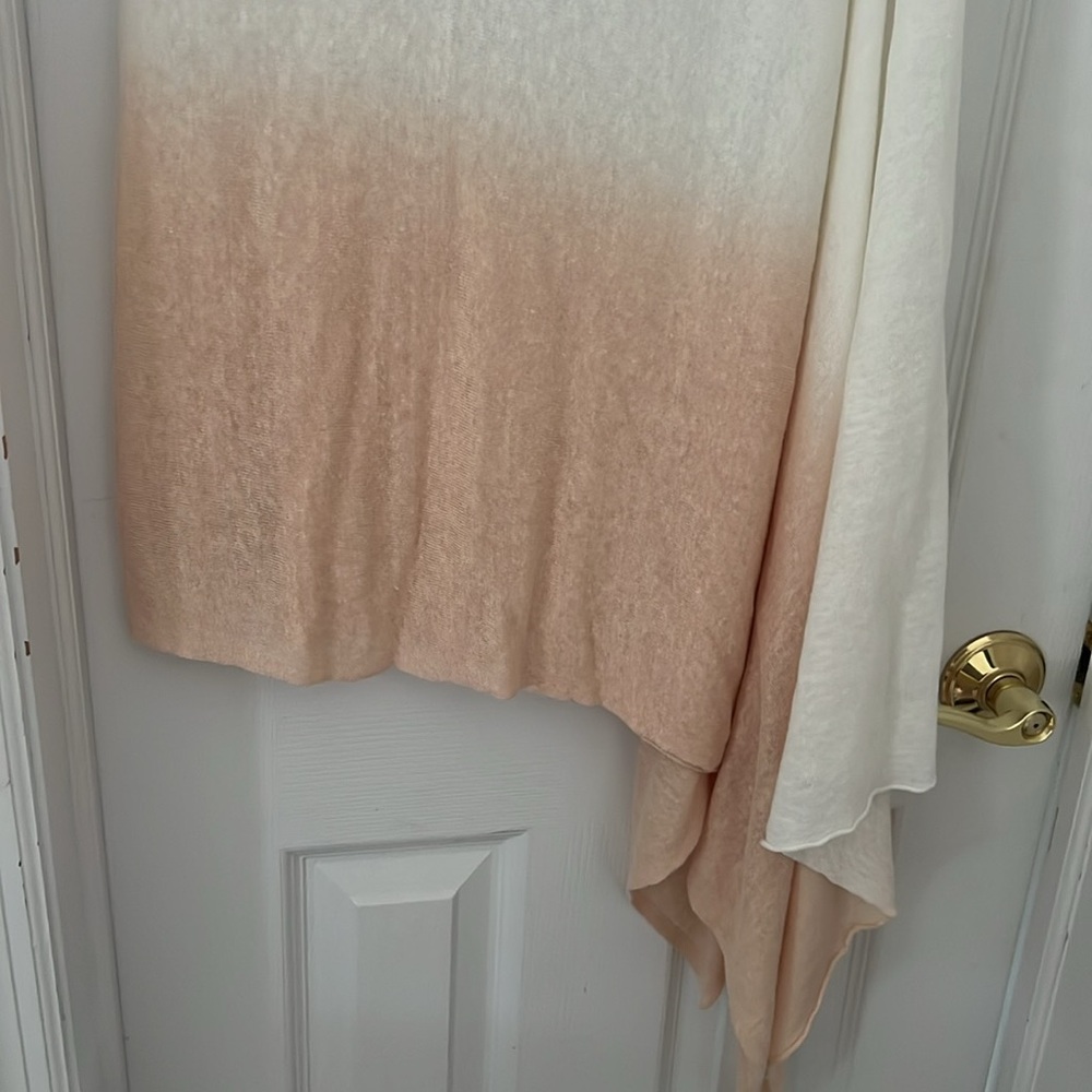 Acrobat Poncho - Picture 2 of 3